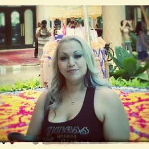 Meet your Posher, Yesenia